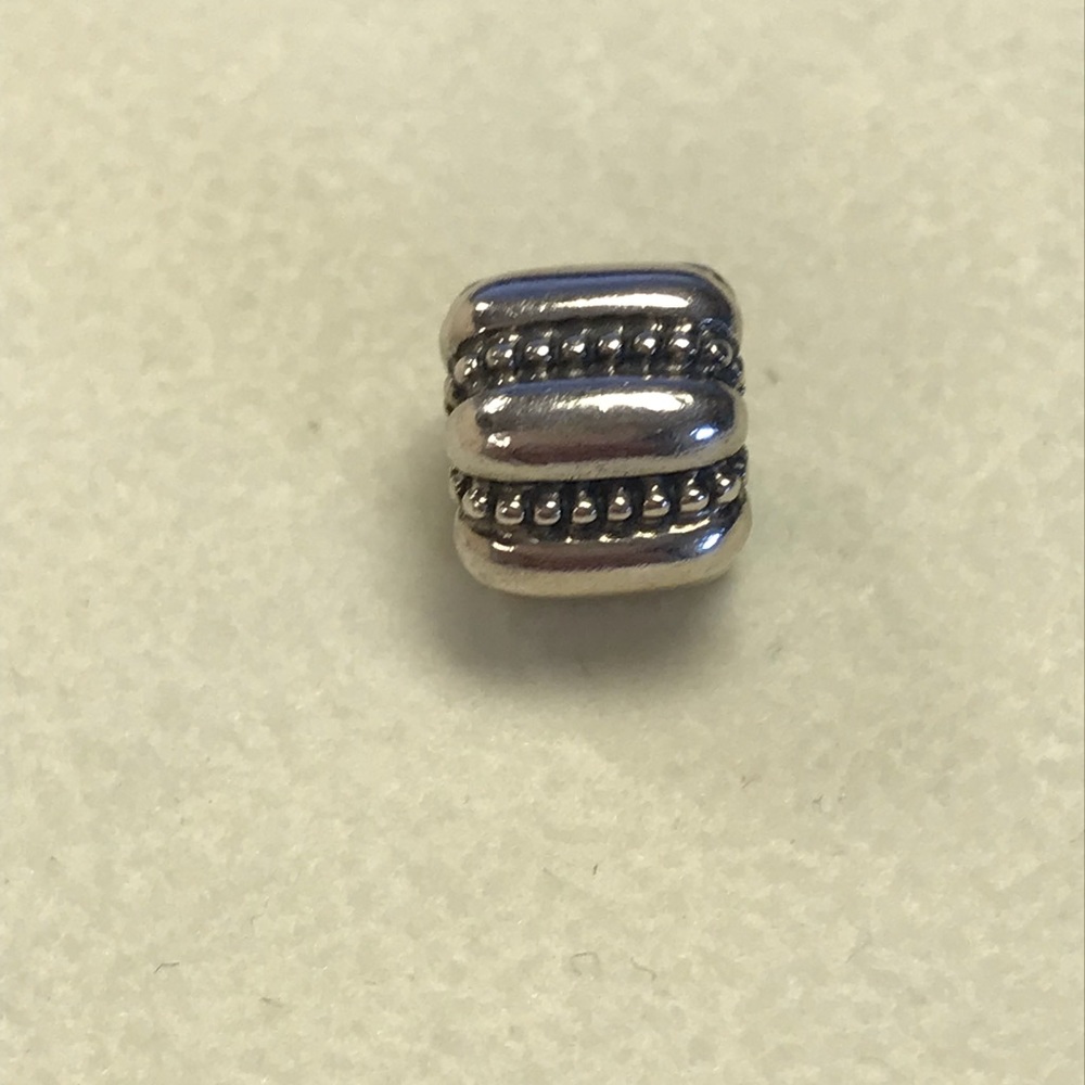 Pandora clip charm